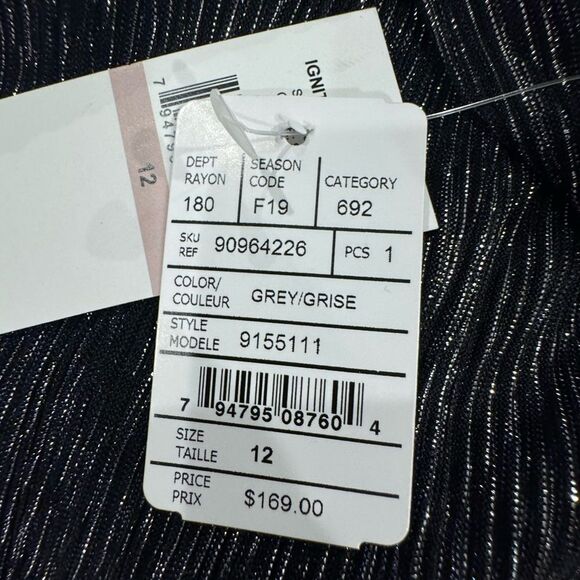 Elegant Black Evening Dress - Picture 7 of 9